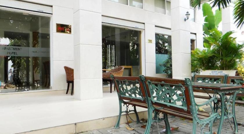 Edenpark & Service Hotel